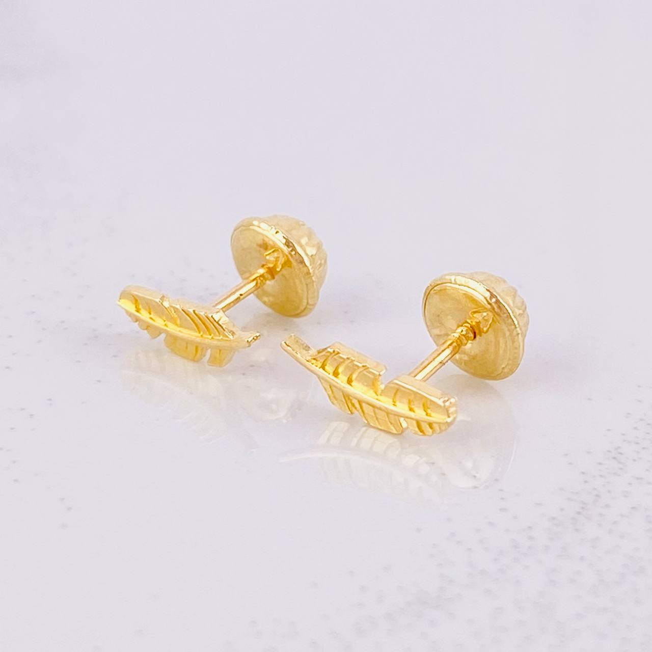 Topos Pluma 0.7g / 8.9mm Oro Amarillo 18K