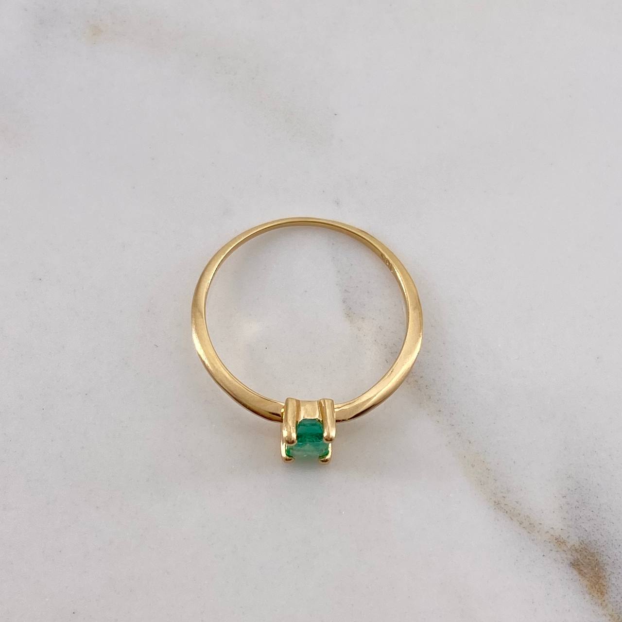 Anillo Solitario Rectangulo 1.05gr / T6 / Esmeralda 27pts Oro Amarillo 18K (Joya) &