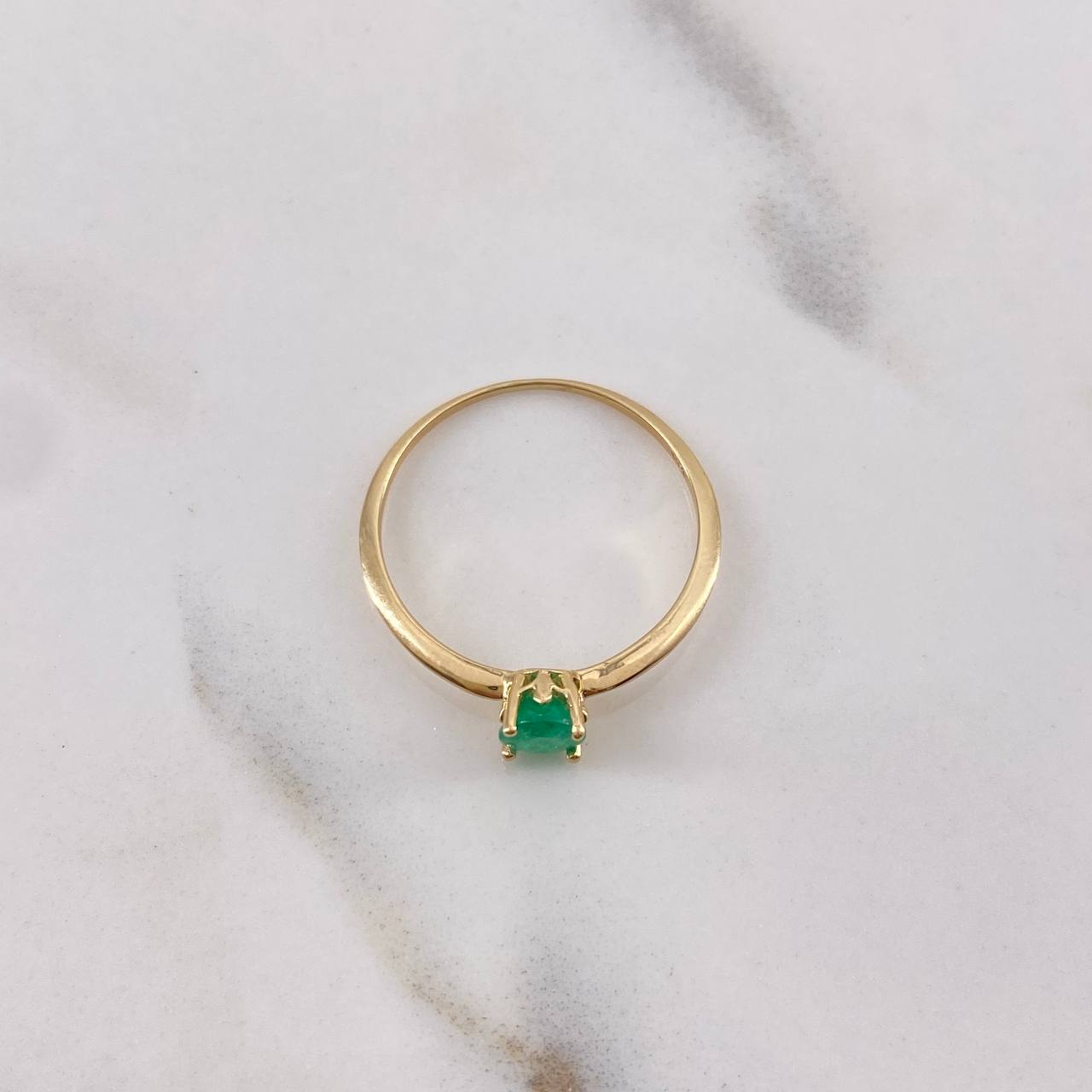 Anillo Solitario Redondo 1.05gr / T6 / Esmeralda 26pts Oro Amarillo 18K (Joya) &
