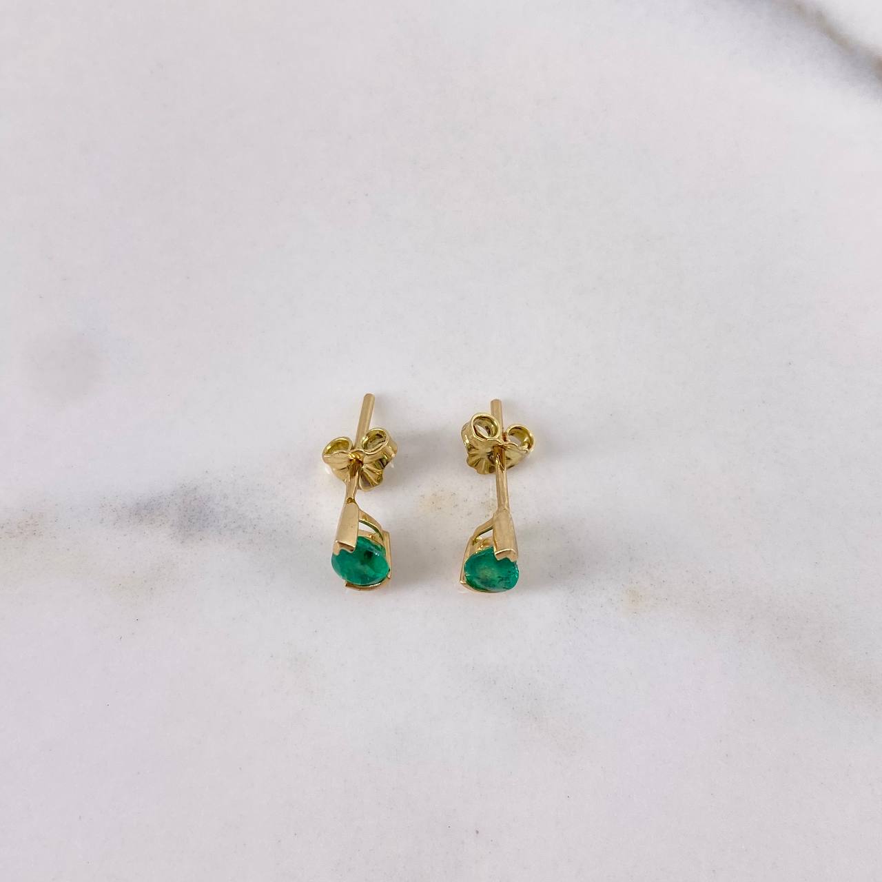 Topos Pera 1.25gr / Esmeraldas 71pts Oro Amarillo 18K (Joya) &