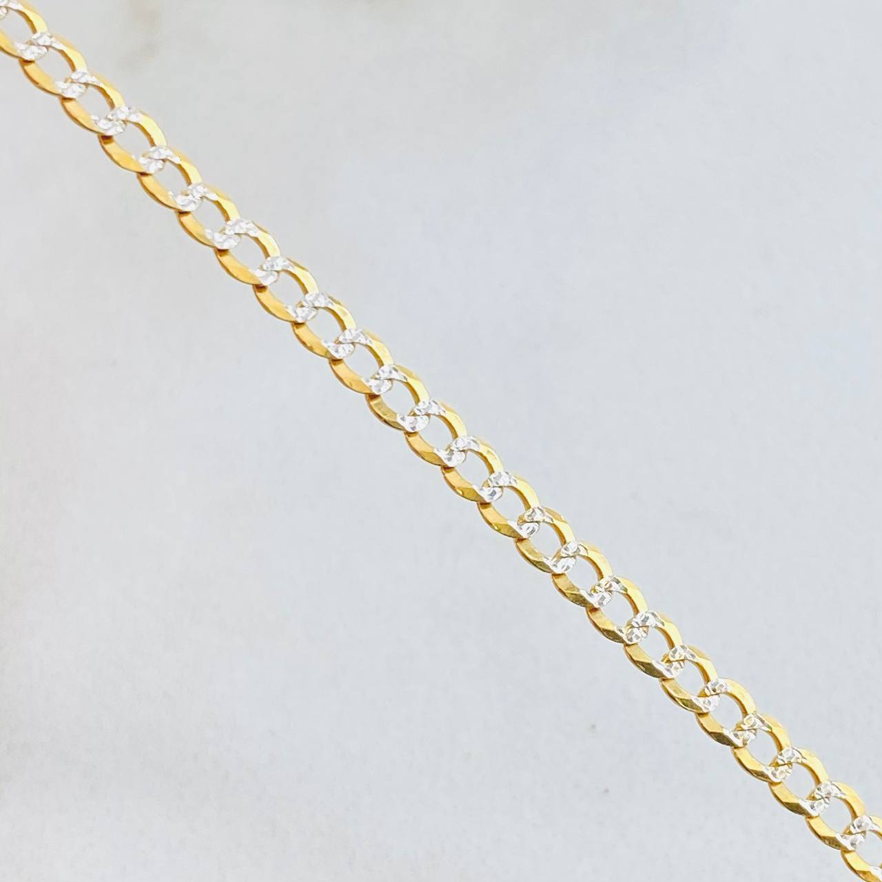 Pulso Cubano 2.4gr / 20.5cm / 2.6mm Dos Oros Amarillo Blanco +3 18K *