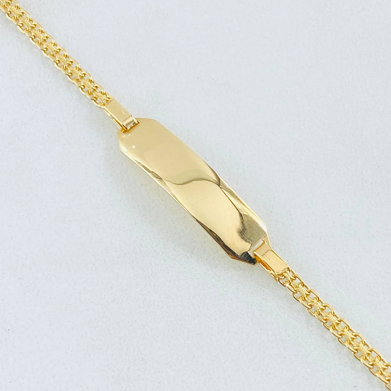 Pulso Chino Placa Rectangular 2.55gr / 13.5cm-15cm / 2.1mm Oro Amarillo 18K *