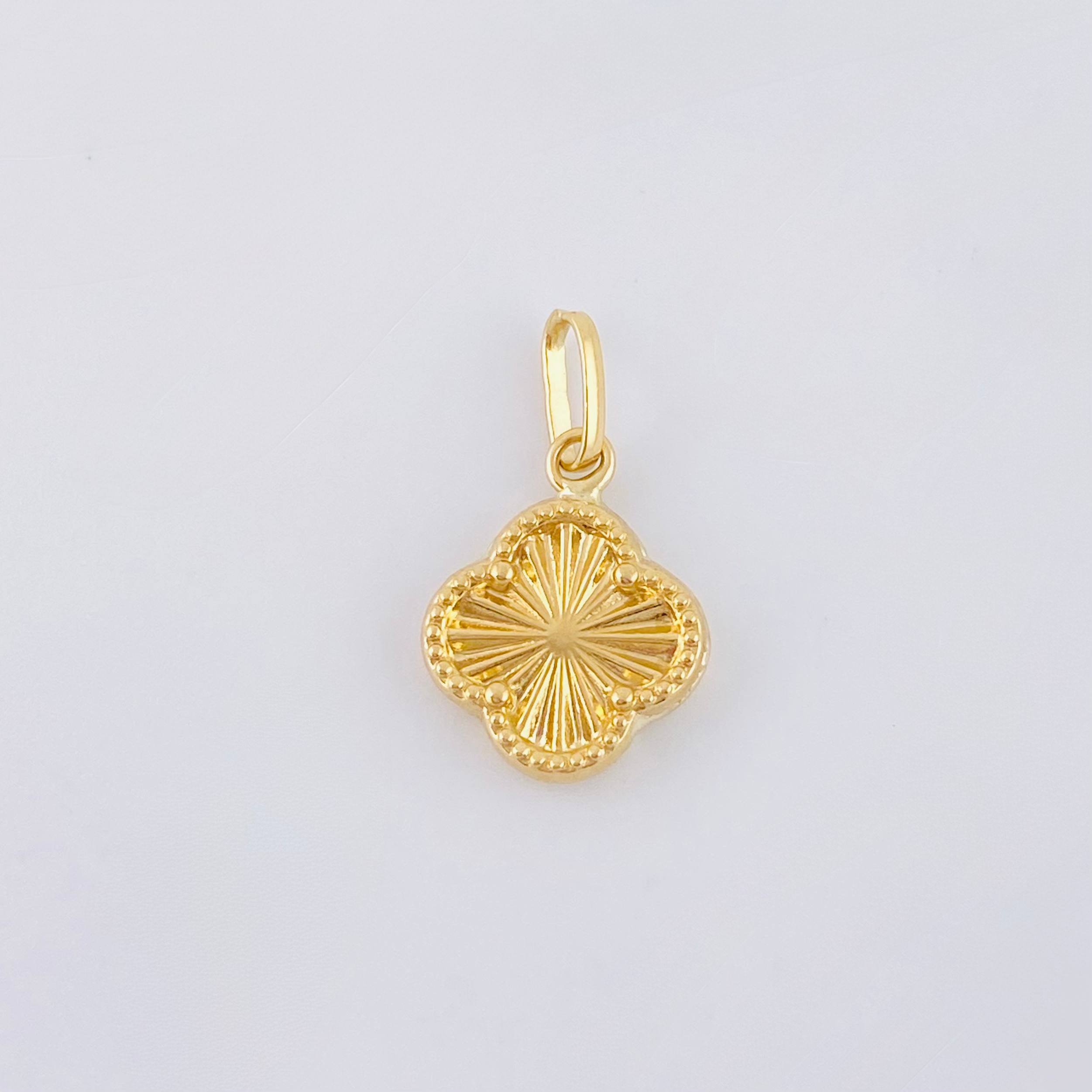 Dije Trebol Dorado 0.6gr / 1.8cm / Oro Amarillo 18K