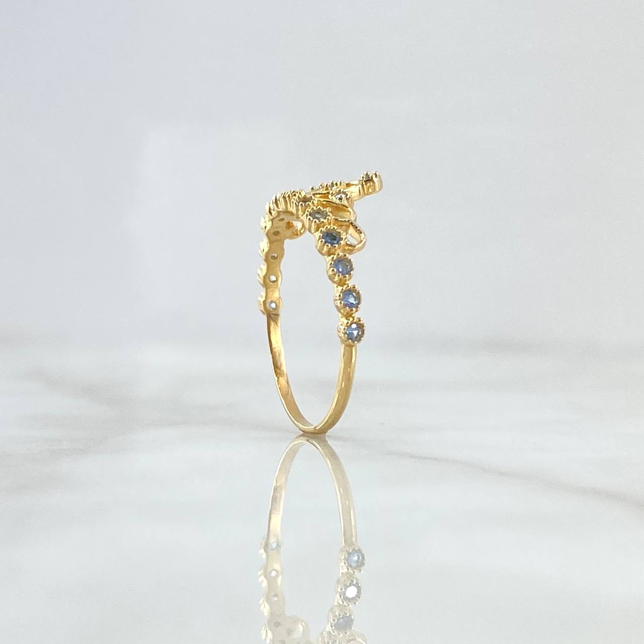 Anillo Corona Oleada 1.85gr / T7 1/2 / Circones Azul Celeste Oro Amarillo 18K ©