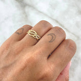 Anillo Olas Abstractas 2.25gr / T6 3/4 / Circones Blancos Oro Amarillo 18K ©