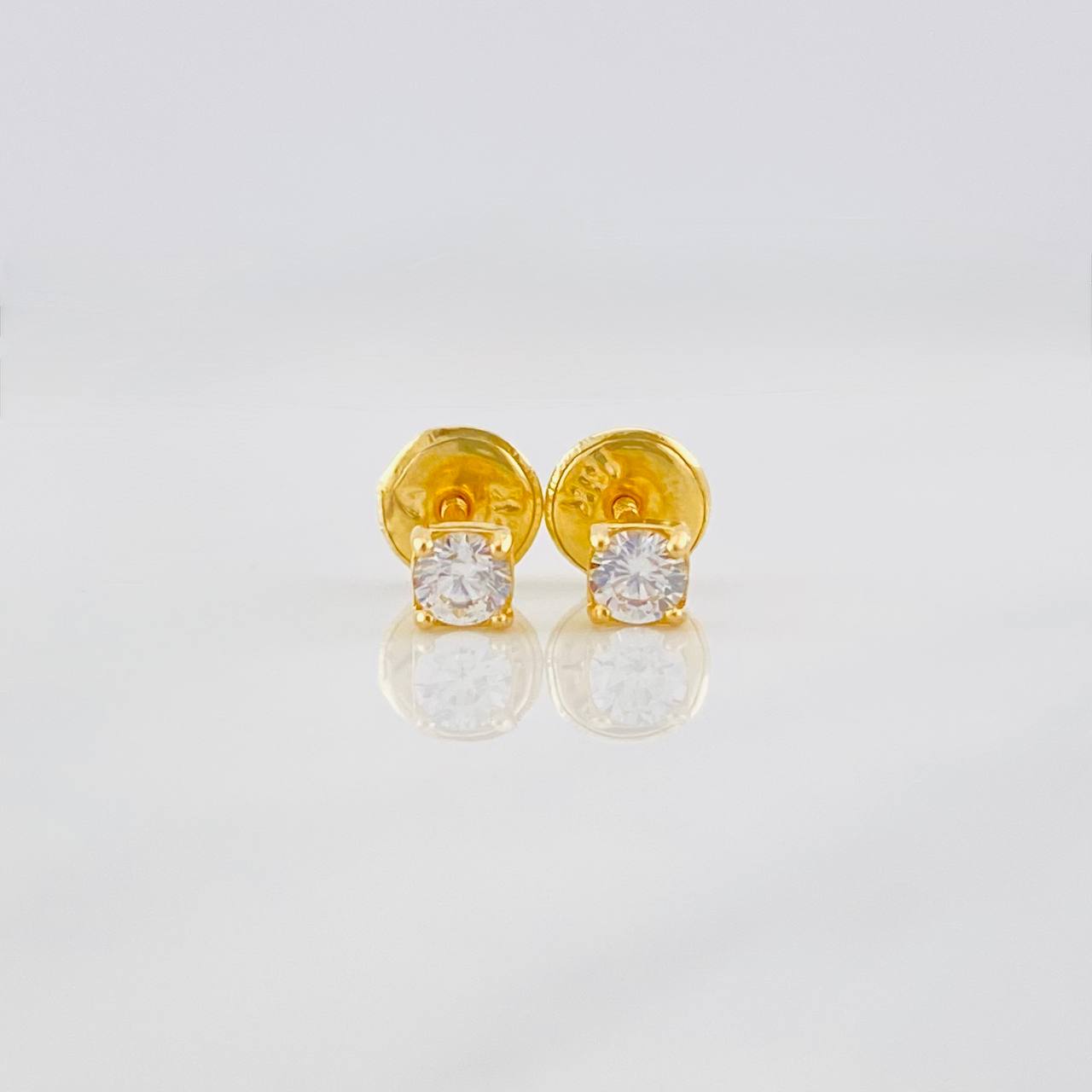 Topos Cuatro Garras 0.6g / 3.1mm Oro Amarillo 18K
