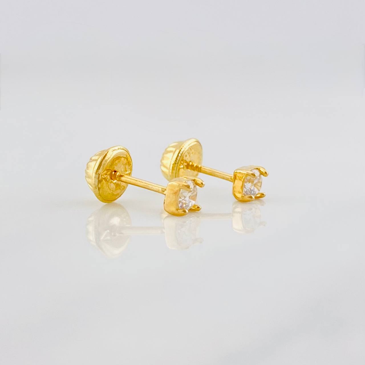 Topos Cuatro Garras 0.6g / 3.1mm Oro Amarillo 18K