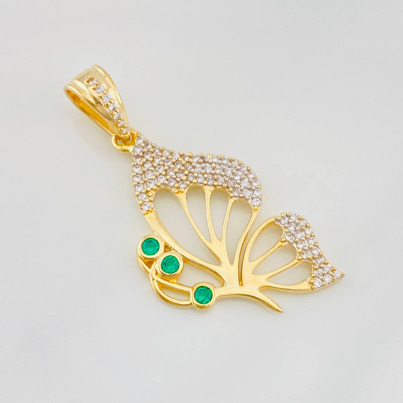 Dije Mariposa 3.65g / 4cm Dos Oros Amarillo Blanco 18K