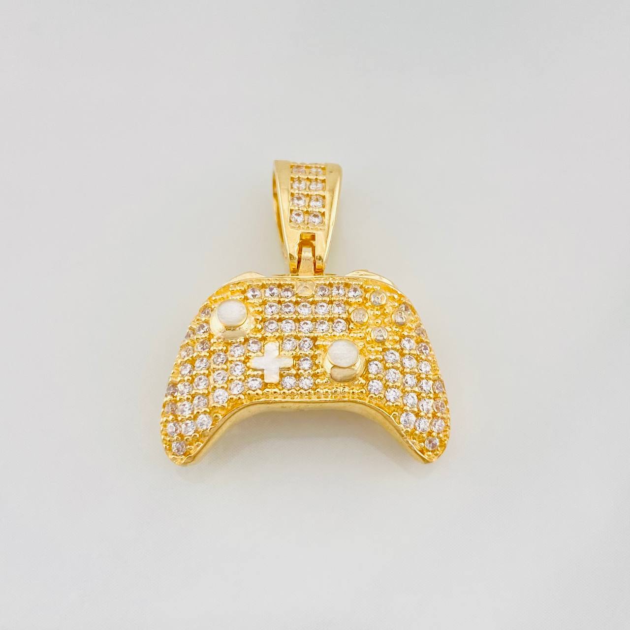 Dije Control Play 5.25g / 2cm Dos Oros Amarillo Blanco 18K