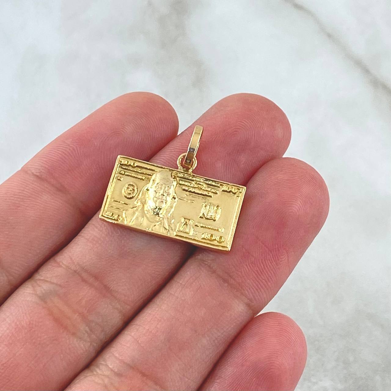 Dije 100 Dolares 3.8gr / 2.1cm-Liso Relieve Oro Amarillo 18K