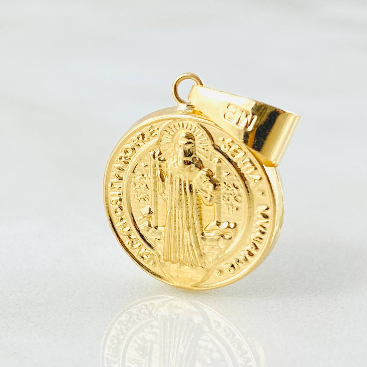 Dije San Benito 1.25gr / 2.7cm / Oro Amarillo 18K