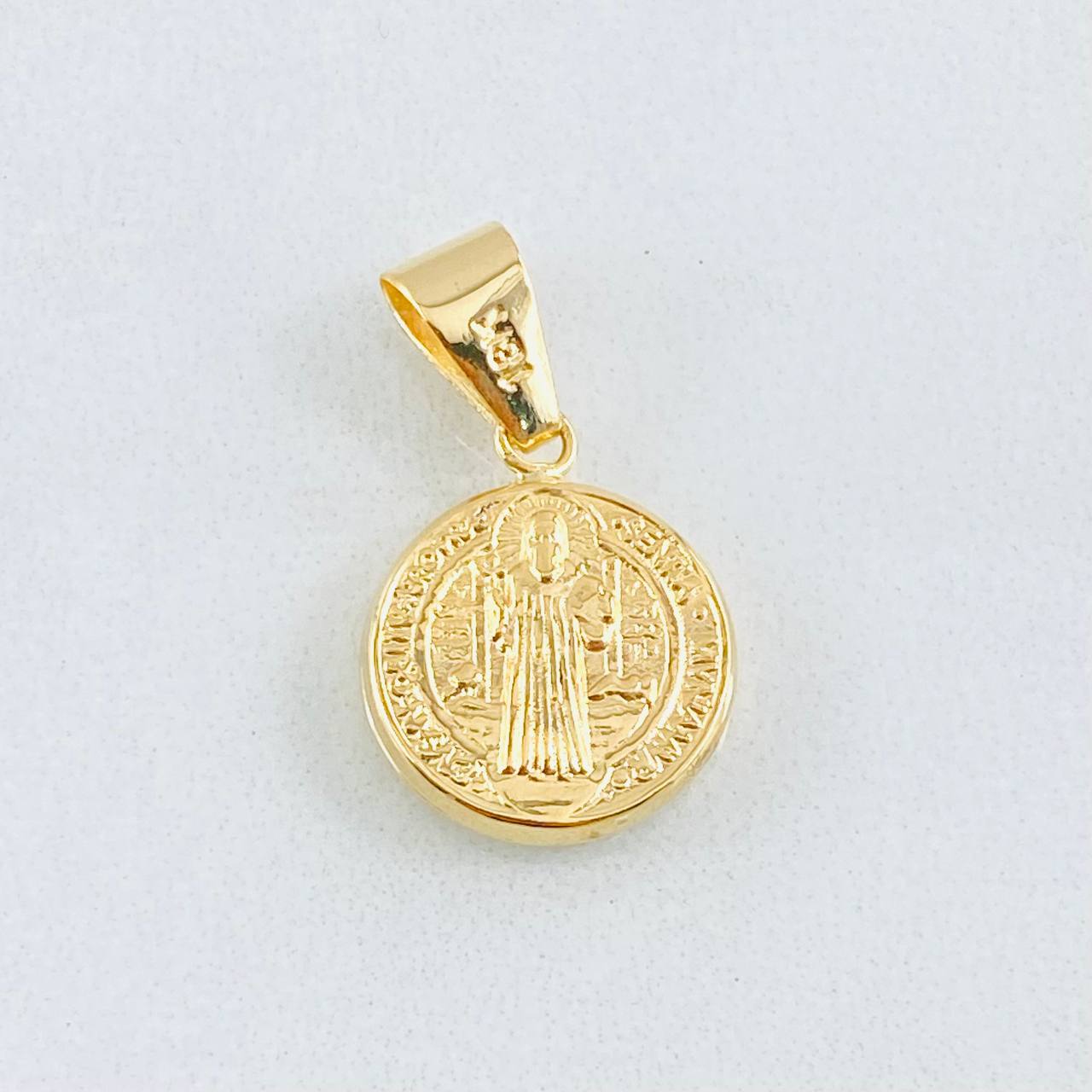 Dije San Benito 0.9gr / 2.2cm / Oro Amarillo 18K