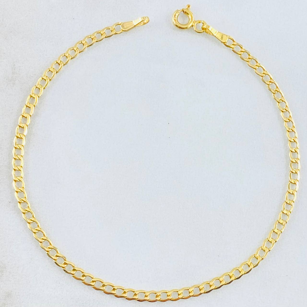 Pulso Cubano 1.55gr / 19cm / 2.4mm Oro Amarillo +1 18K