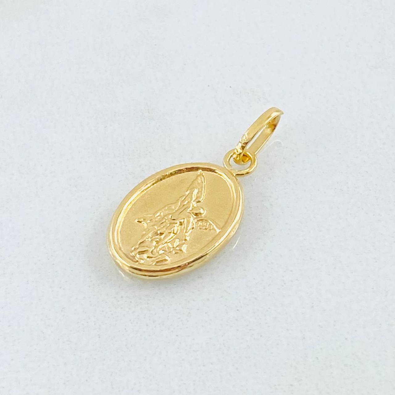 Dije San Miguel Arcangel 0.5gr / 1.9cm / Oro Amarillo 18K ©