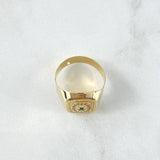 Anillo Sello Cuadro Floreado 3.9gr / T8 1/4 / Circones Blancos-Verdes Oro Amarillo 18K
