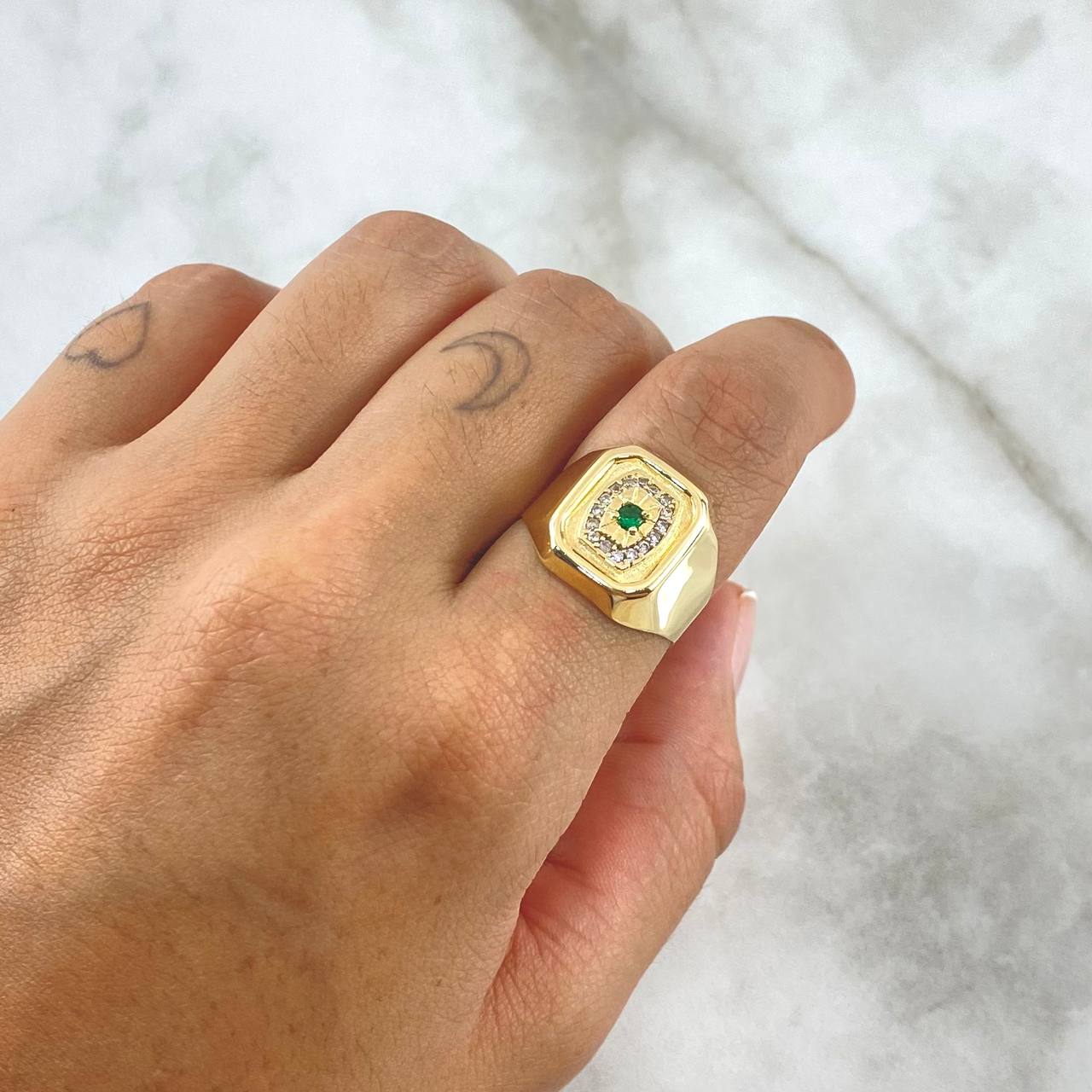 Anillo Sello Cuadro Floreado 3.8gr / T9 1/2 / Oro Amarillo 18K *