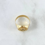 Anillo Sello Floreado 4.35gr / T11 1/4 / Circones Blancos Y Verdes Oro Amarillo 18K