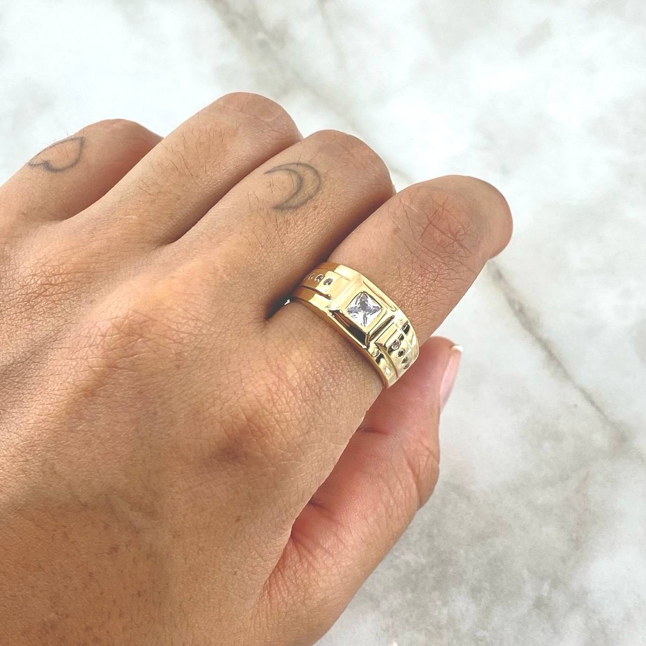 Anillo Cinturon Estela 3.8gr / T8 1/2 / Circones Blancos Oro Amarillo 18K