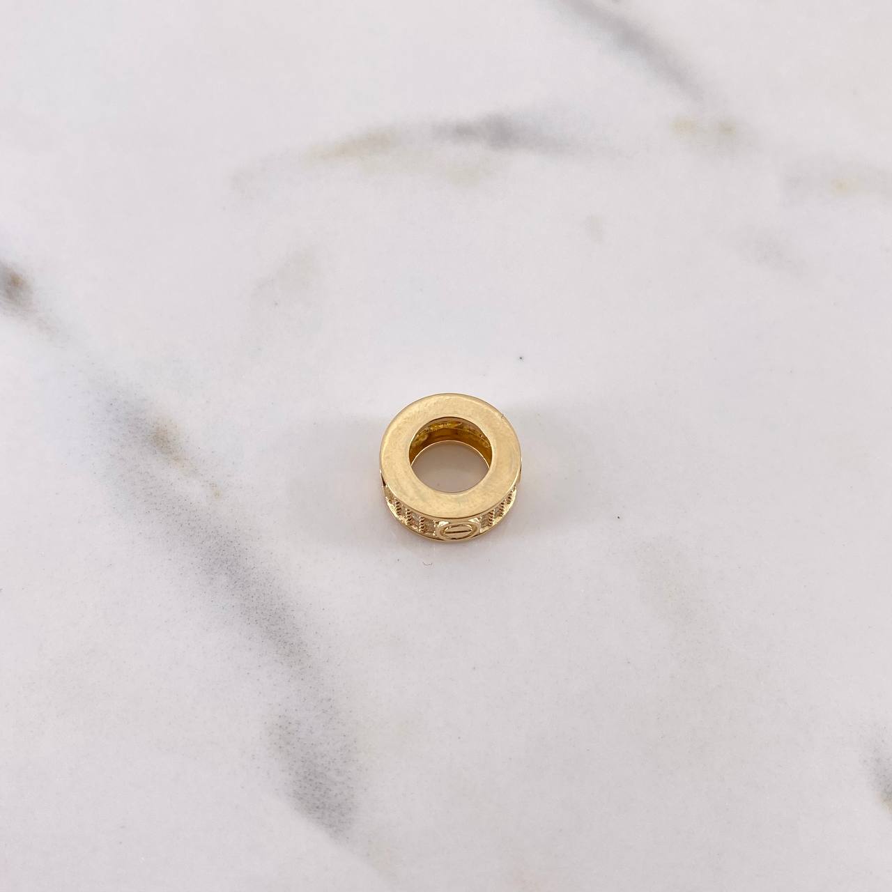 Dije Aro Tornillo 2.9gr / 1.2cm / Circones Blancos Oro Amarillo 18K &
