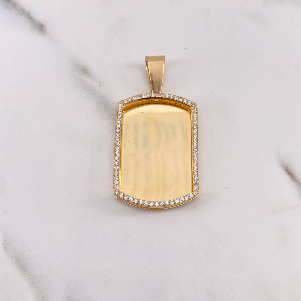 Dije Placa Rectangular 10.65gr / 4.6cm-3.3*2.4cm / Circones Blancos Oro Amarillo 18K &