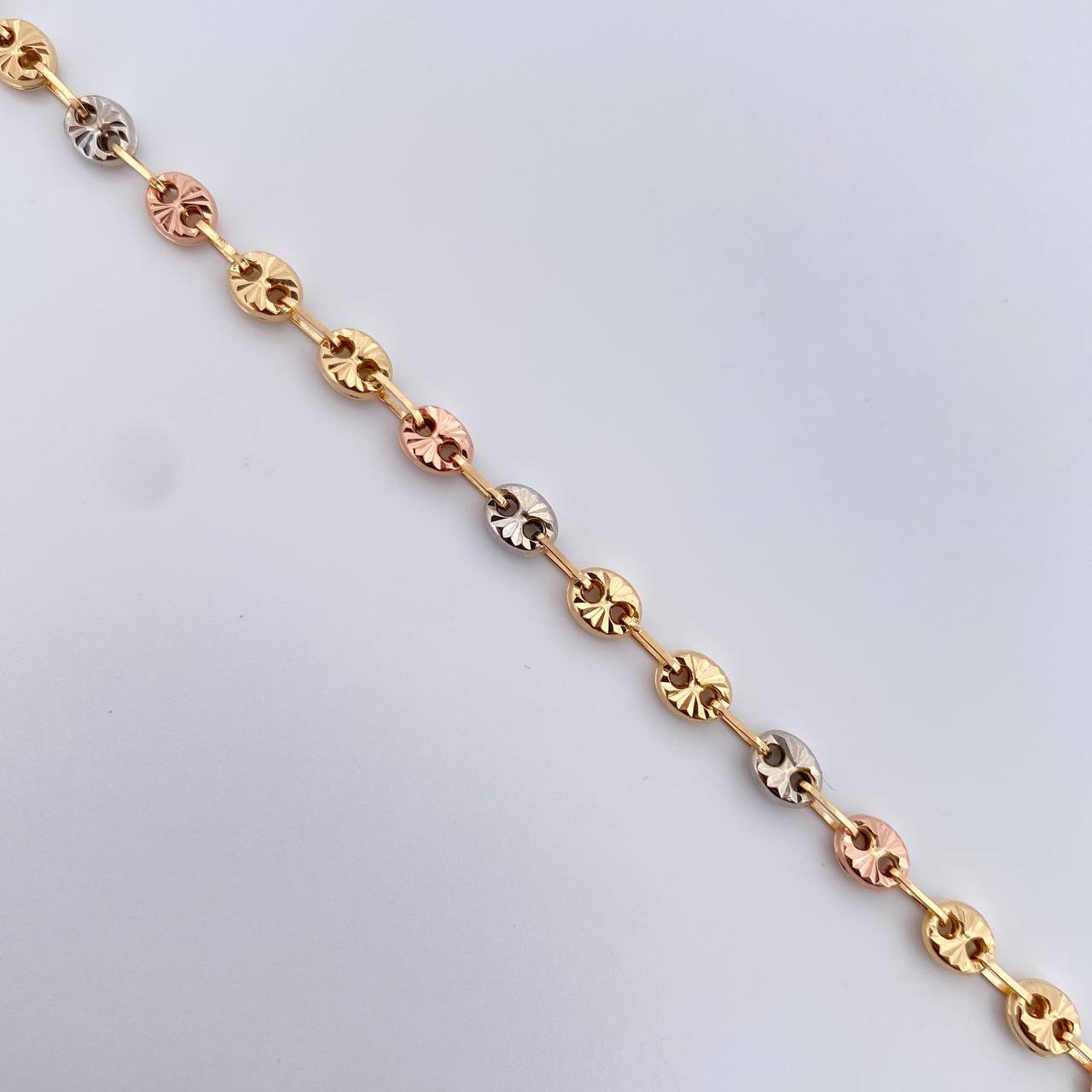 Pulso GC 3.9gr / 18.cm / 4.2mm Diamantado Tres Oros 18K &