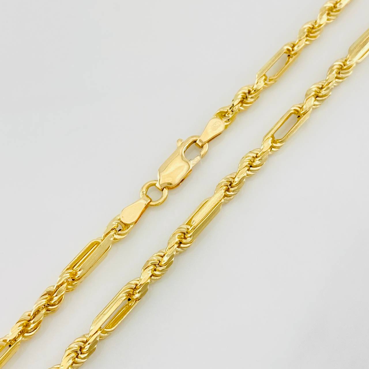 Cadena Lazo Especial 16.8g / 60cm / 3.3mm Oro Amarillo 18K