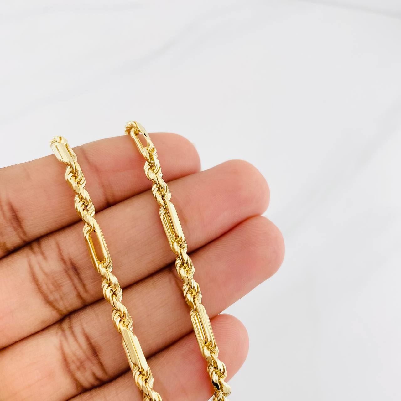 Cadena Lazo Especial 16.8g / 60cm / 3.3mm Oro Amarillo 18K