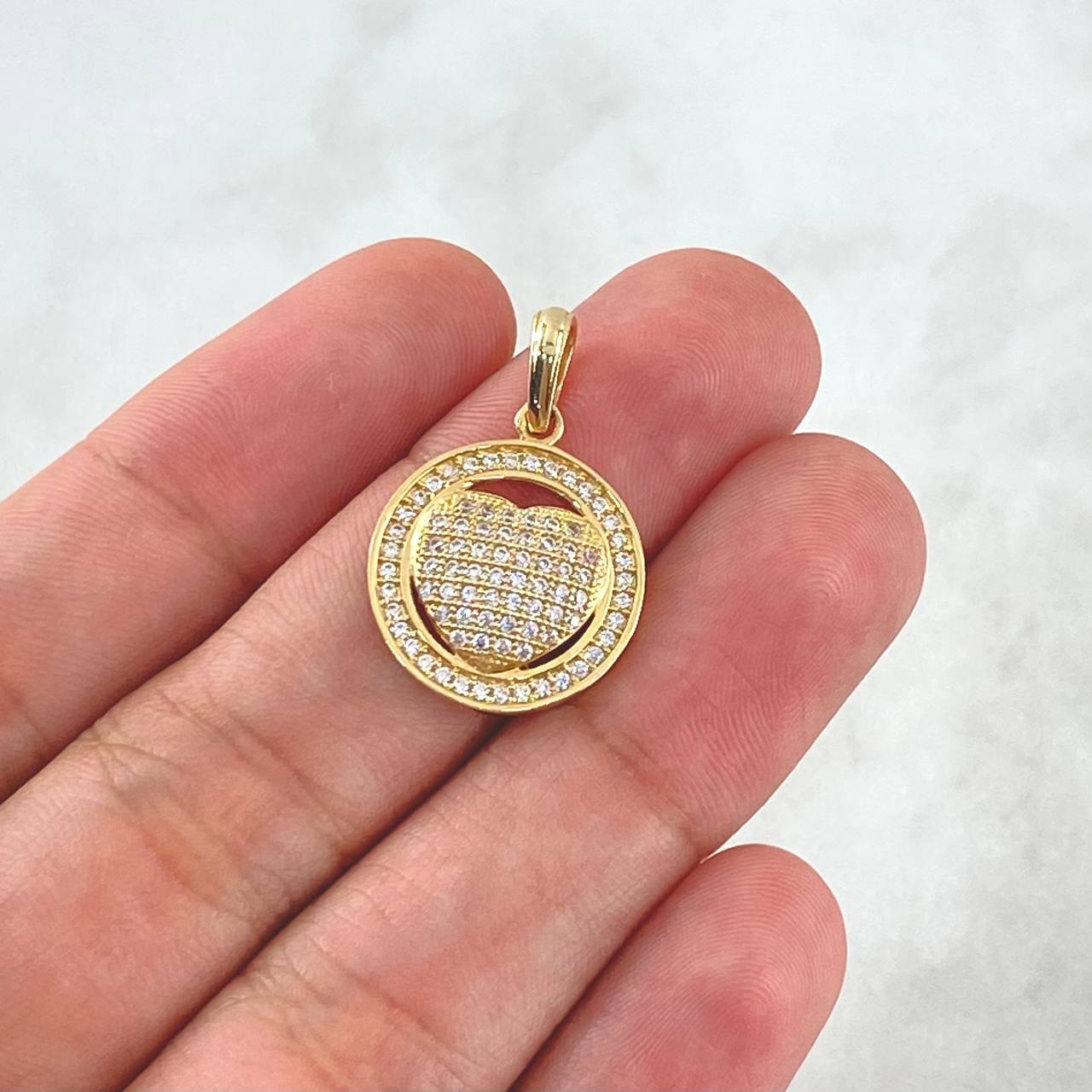 Dije Corazón 2.6gr / 2.4cm / Cojin en Aro - Circones Blancos Oro Amarillo 18K