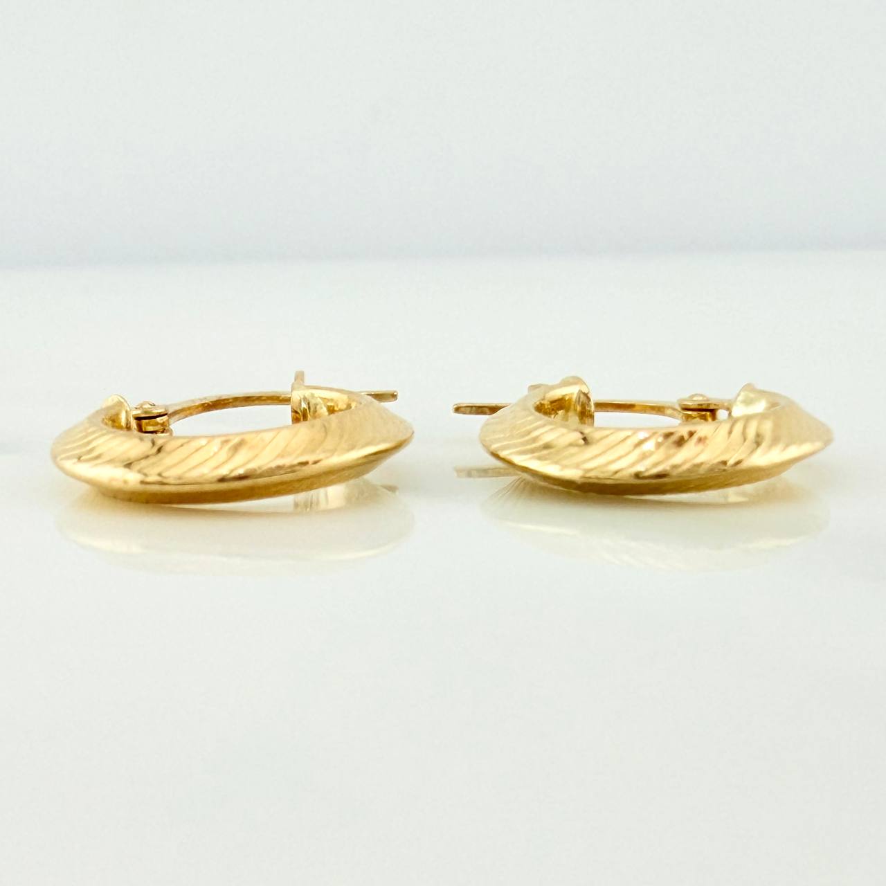 Candongas Clau 1.6gr / 1.7cm / Oro Amarillo 18K %