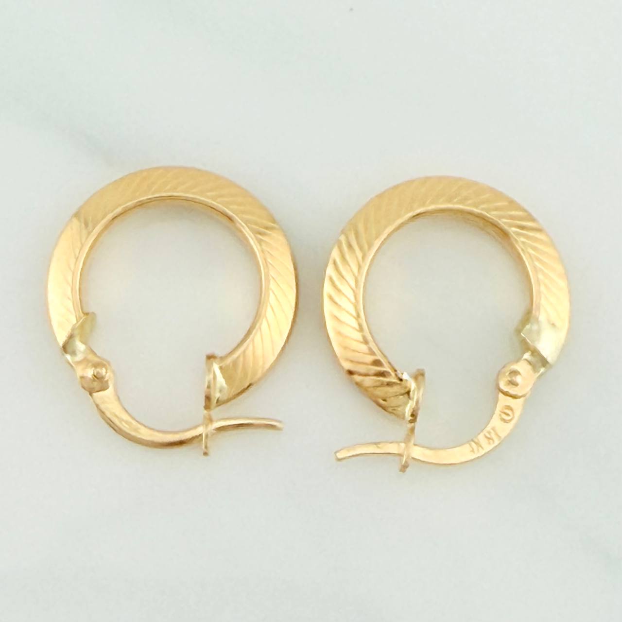 Candongas Clau 1.6gr / 1.7cm / Oro Amarillo 18K %