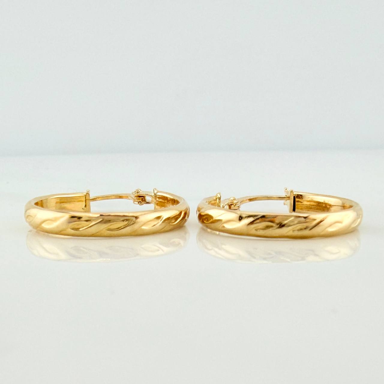 Candongas Lucero 1.4gr / 2cm / Oro Amarillo 18K %