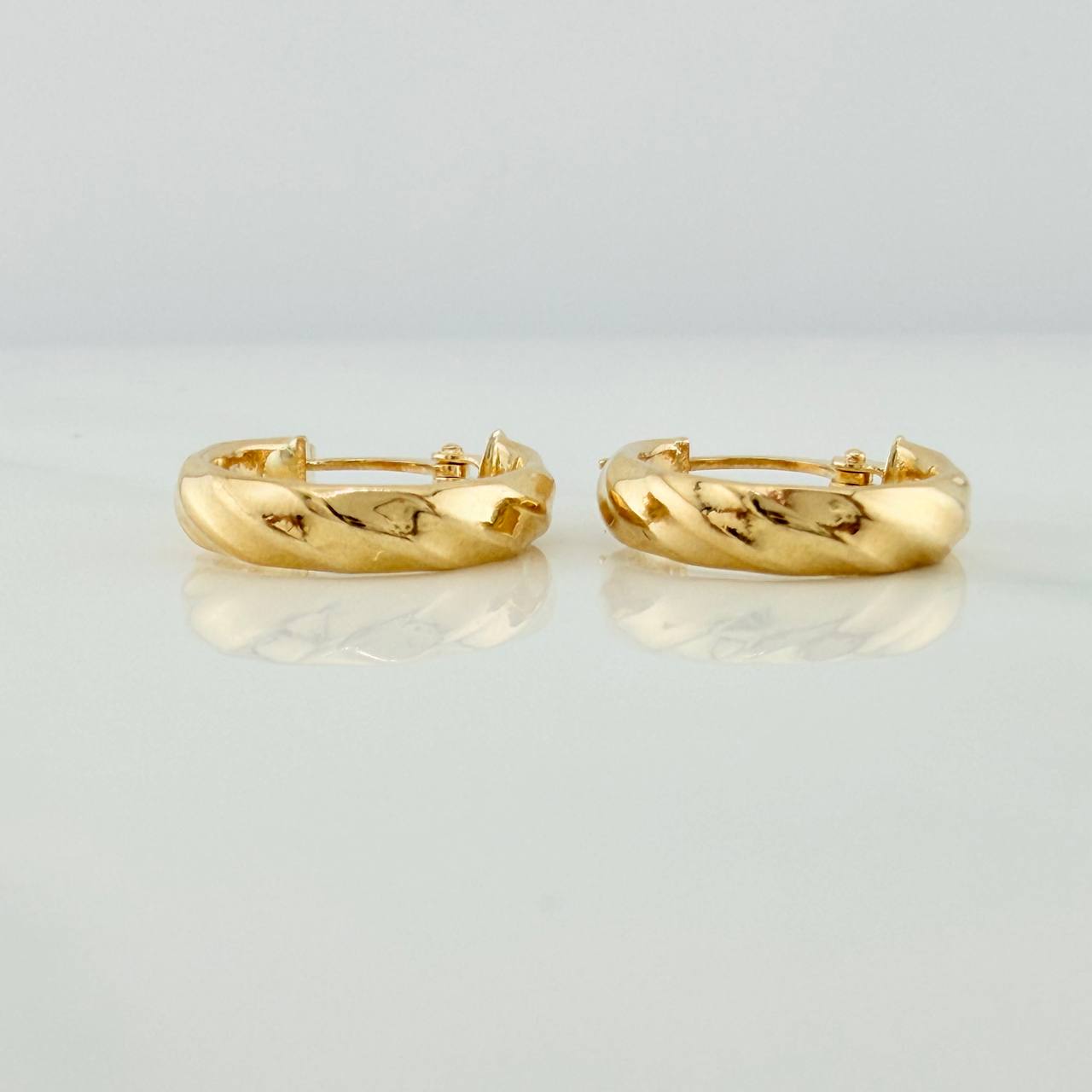 Candongas Nia 1.75gr / 1.7cm / Oro Amarillo 18K %