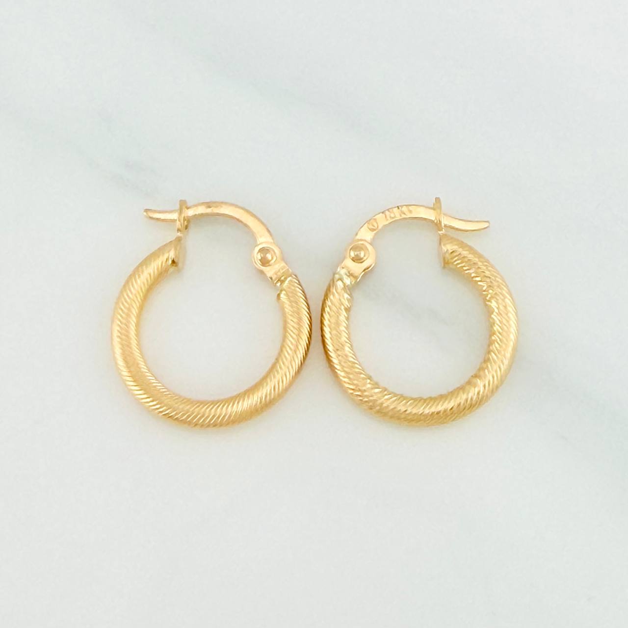 Candongas Zion 1.1gr / 1.5cm / Oro Amarillo 18K %