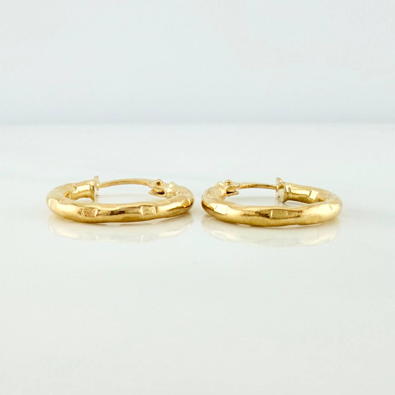 Candongas Lucero 1.2gr / 1.7cm / Oro Amarillo 18K %