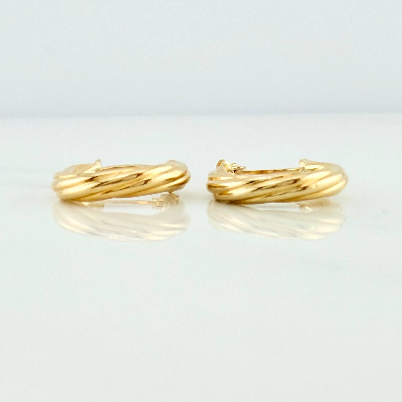 Candongas Sofi 1.55gr / 1.6cm / Oro Amarillo 18K %