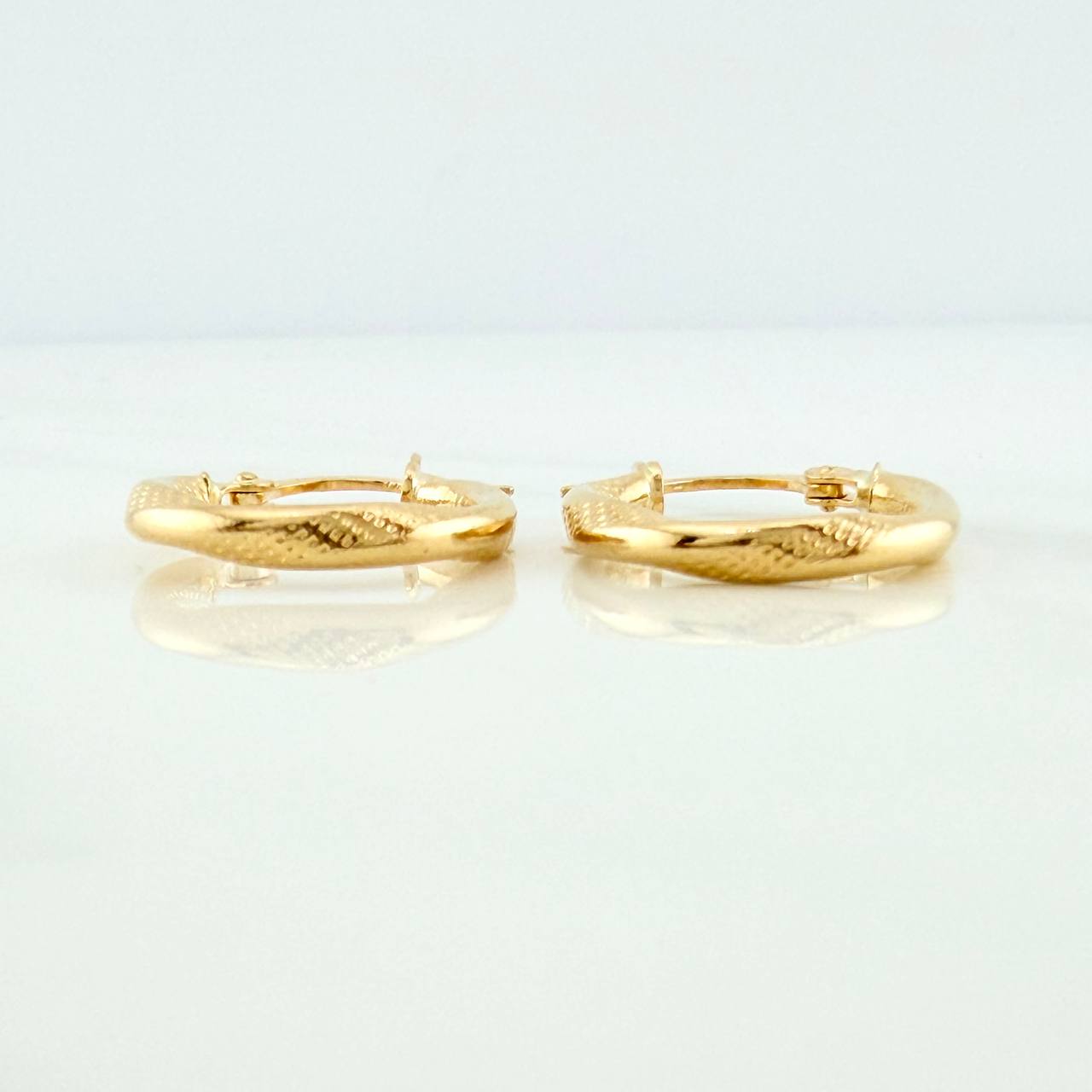 Candongas Solara 1.45gr / 1.8cm / Oro Amarillo 18K %