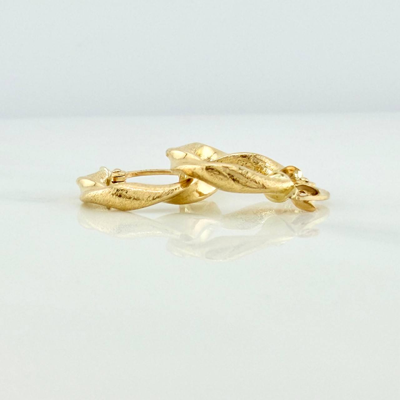 Candongas Alesia 1.25gr / 1.6cm / Oro Amarillo 18K %