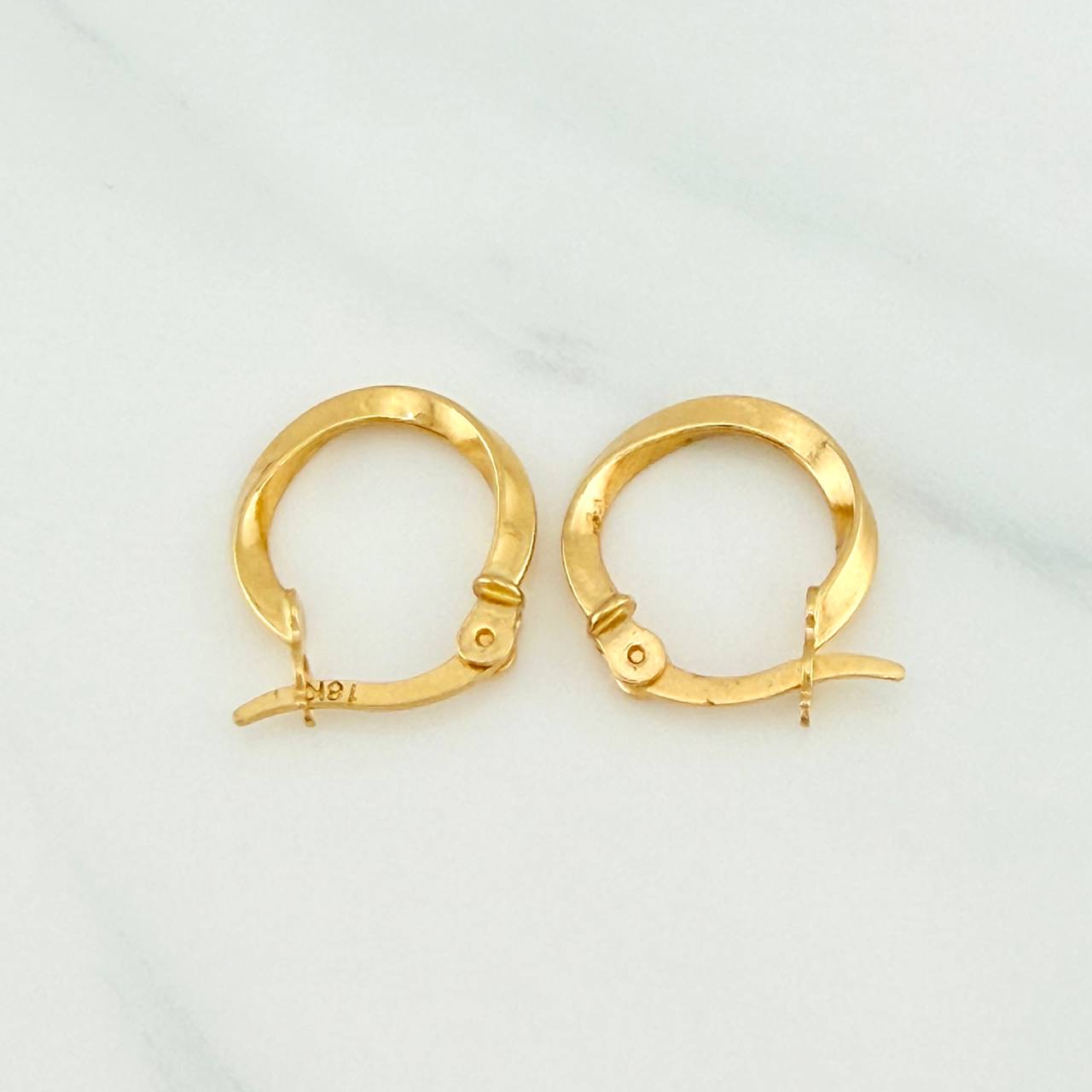Candongas Bridget 1.05gr / 1.4cm / Oro Amarillo 18K %
