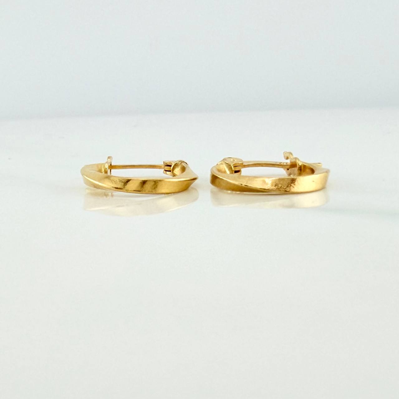 Candongas Bridget 1.05gr / 1.4cm / Oro Amarillo 18K %