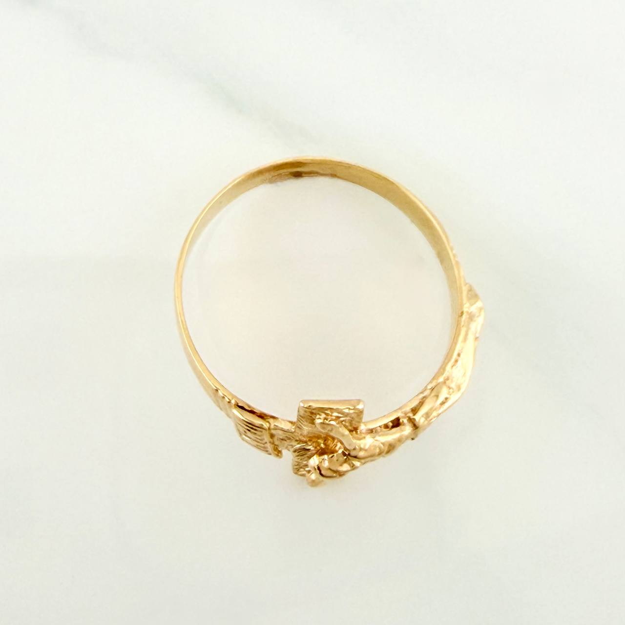Anillo Cruz Cristo 3.4gr / T8 3/4 / Oro Amarillo 18K $