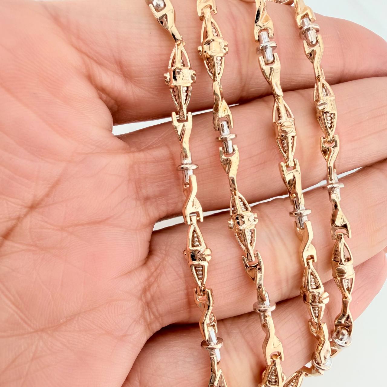 Cadena Rustica Dubai 30.75gr / 53.7cm / 3.5mm Dos Oros Amarillo Blanco 18K $