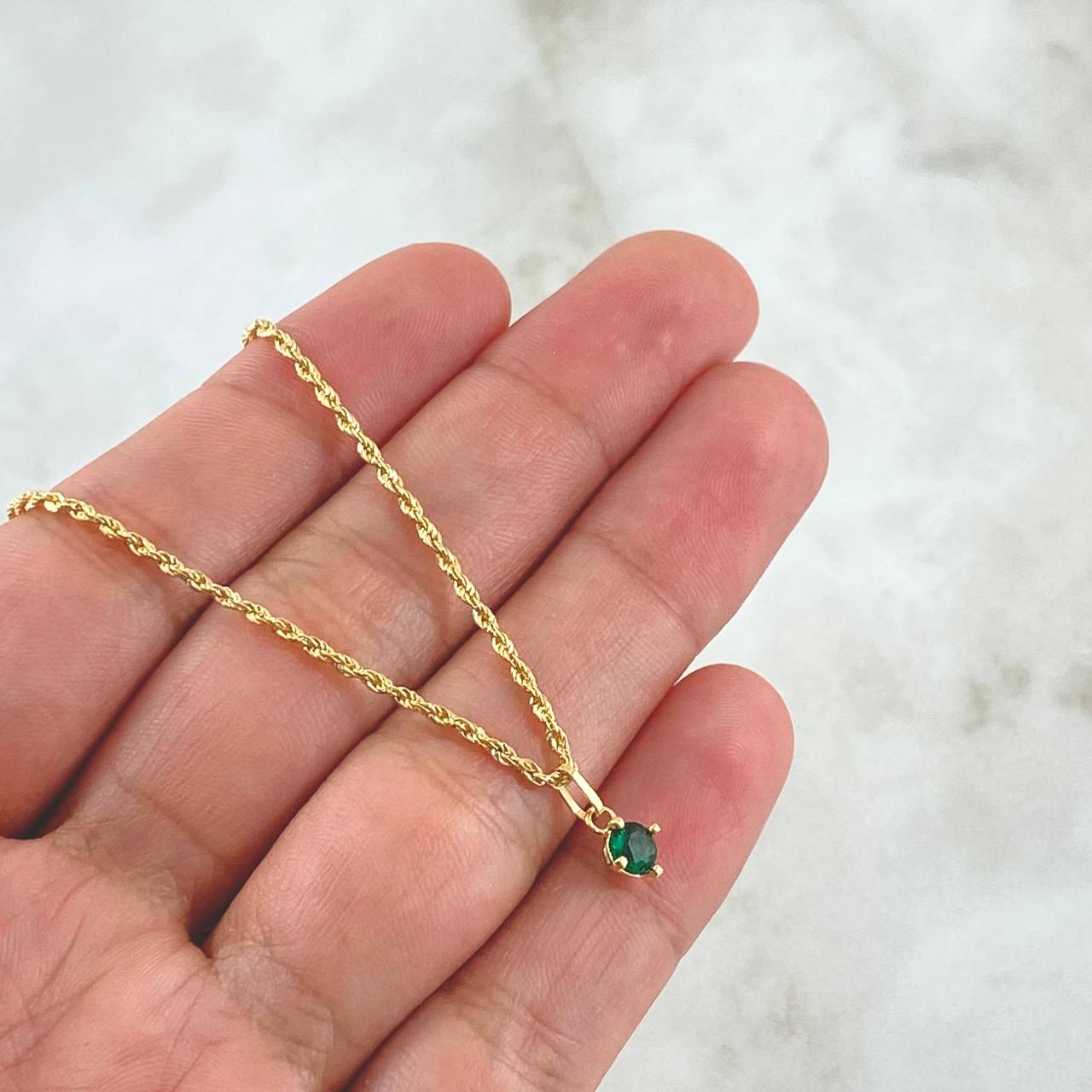 Set Cadena Lazo 1.4gr / 50cm / 1.5mm + Dije Piedra 0.3gr / 1.1cm Circon Verde 1.7gr Oro Amarillo 18K (Oferta)