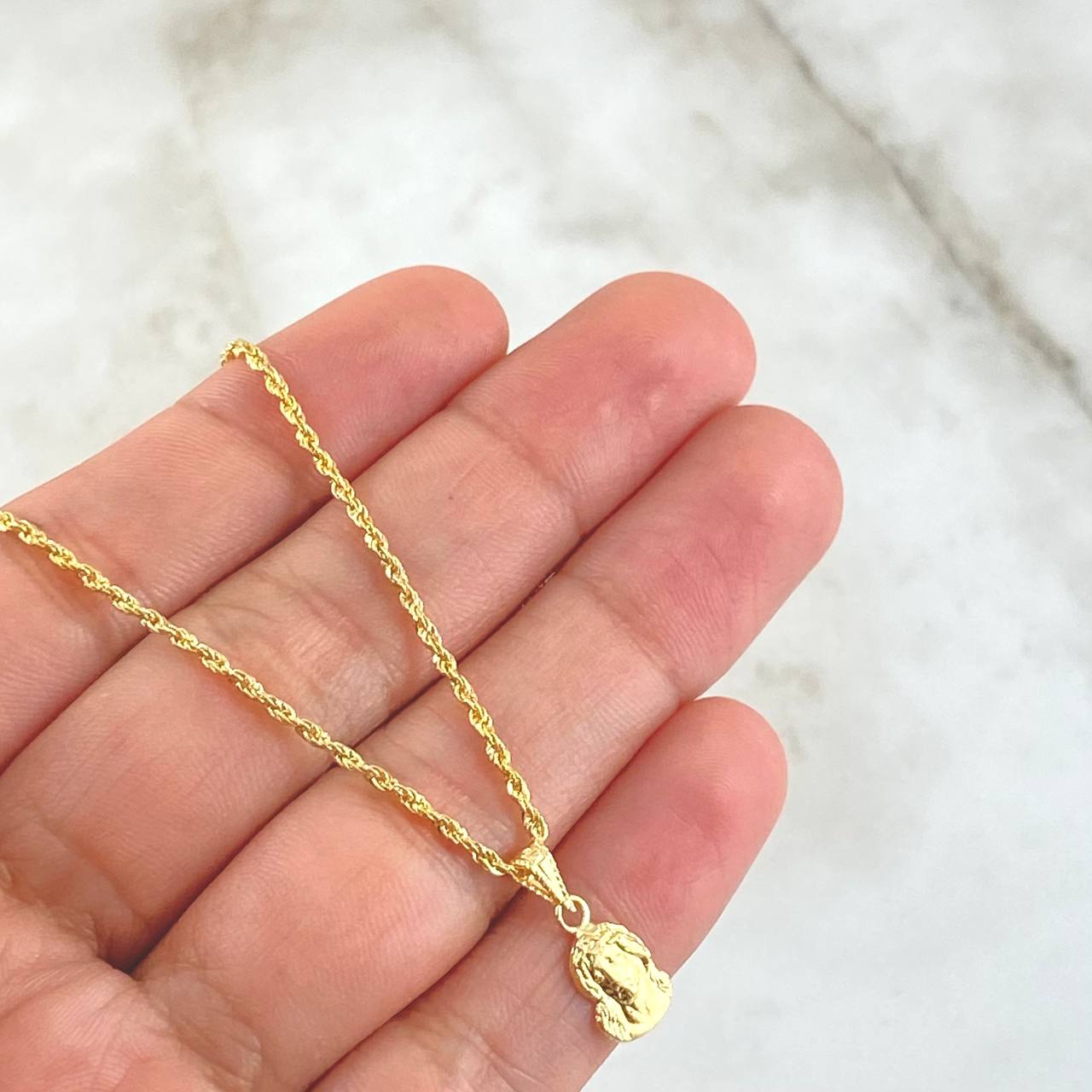 Set Cadena Lazo 1.6gr / 60cm / 1.5mm + Dije Rostro Cristo 0.45gr / 1.5cm Mate 2.05gr Oro Amarillo 18K (Oferta)