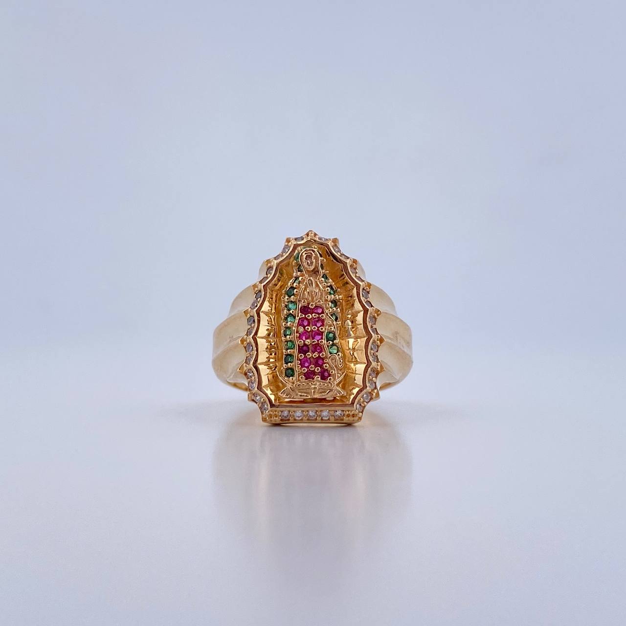 Anillo Virgen Guadalupe 7.45gr / T6 3/4 / Circones Fucsias Verdes Blancos Oro Amarillo 18K &