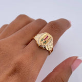 Anillo Virgen Guadalupe 4.5gr / T7 1/4 / Circones Fucsias Verdes Blancos Oro Amarillo 18K &