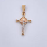 Dije Cruz Cristo San Benito 3.7gr / 4.4cm / Tres Oros 18K $