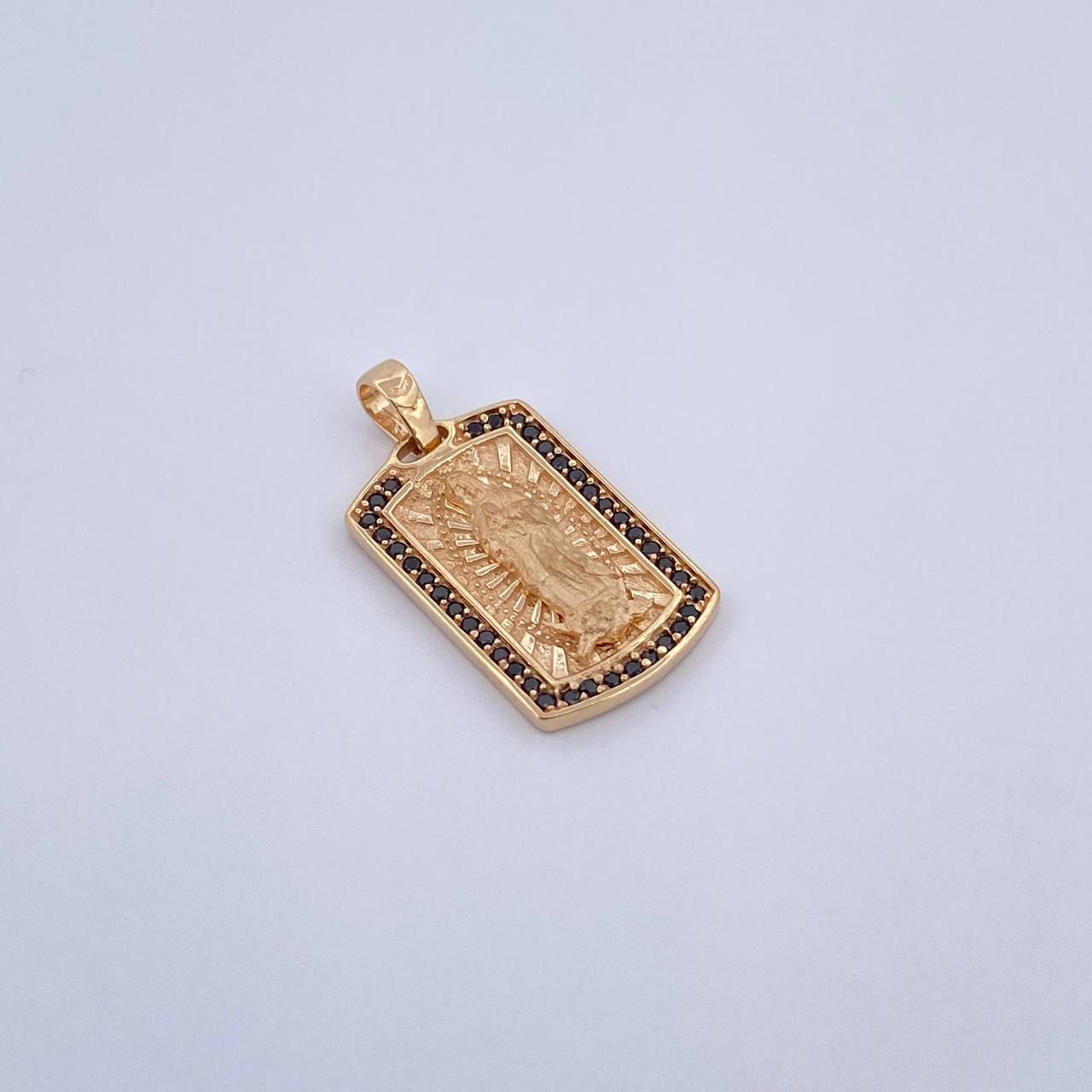 Dije Placa Virgen Guadalupe 2.35gr / 2.2cm / Circones Negros Oro Amarillo 18K $