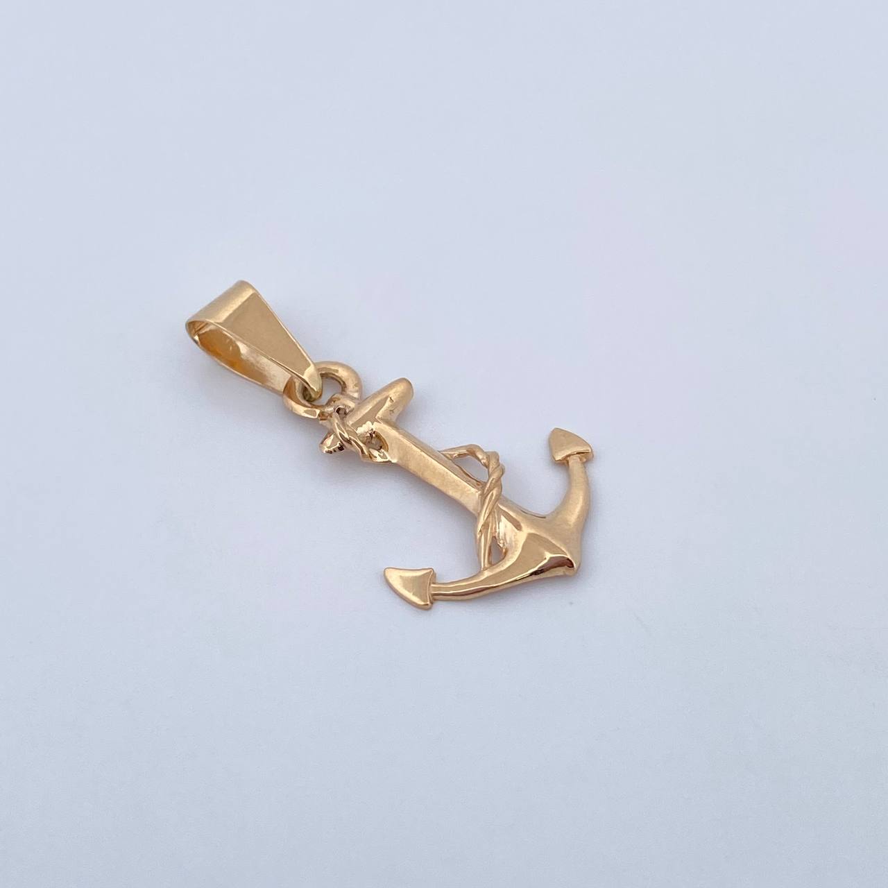 Dije Ancla 1.3gr / 3.1cm / Liso Oro Amarillo 18K $