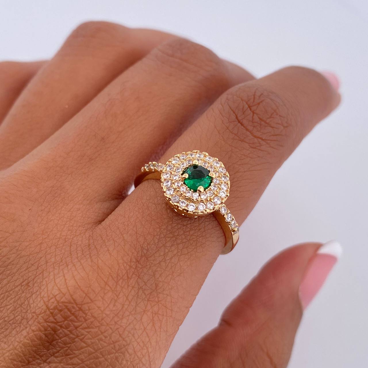 Anillo Halo Circulo 3.75gr / T6 1/4 / Circones Verde Blancos Oro Amarillo 18K $