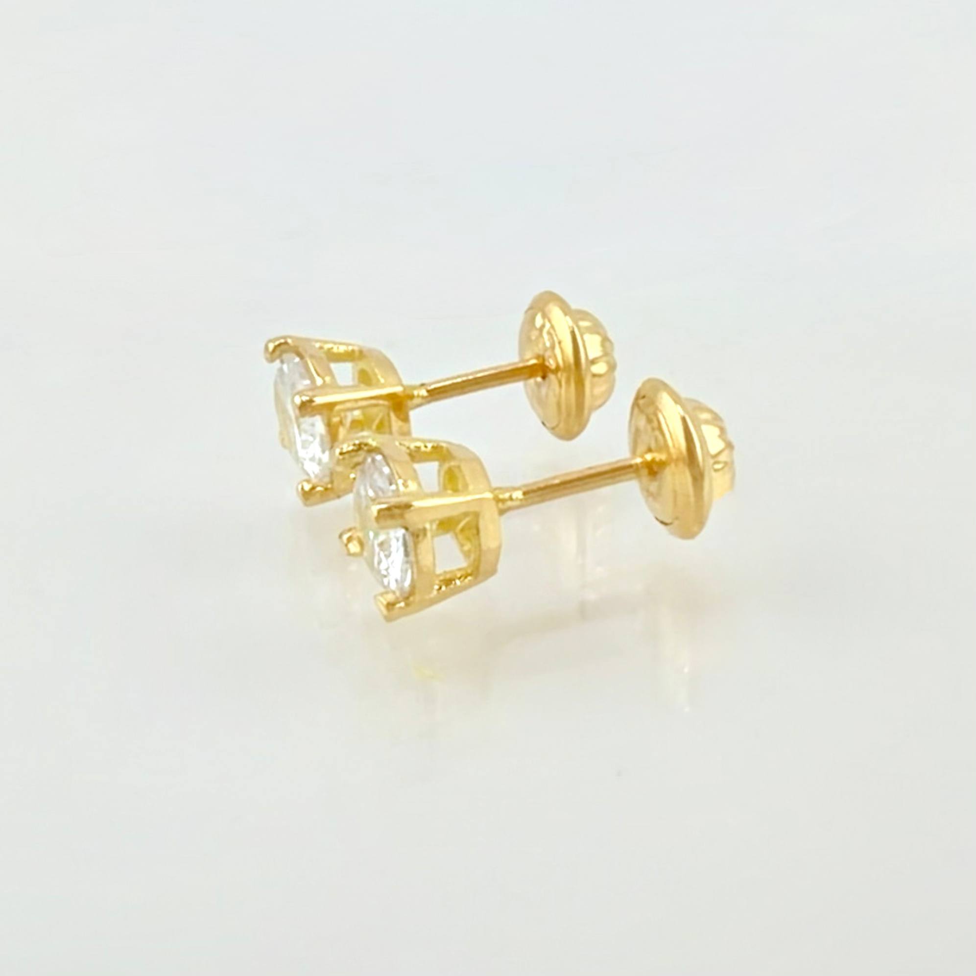 Topos Cuatro Garras 1.4gr / 5.3mm Oro Amarillo 18K *